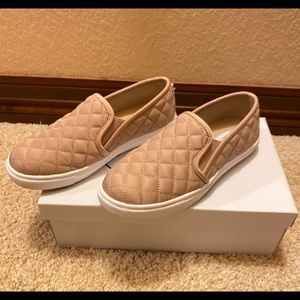 Steve Madden Slip On